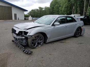  Salvage Chrysler 300