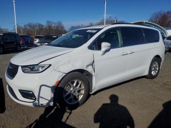  Salvage Chrysler Pacifica