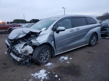  Salvage Toyota Sienna