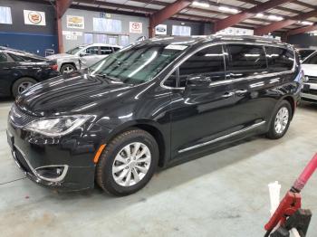  Salvage Chrysler Pacifica