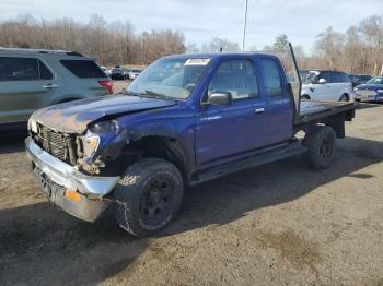  Salvage Toyota Tacoma