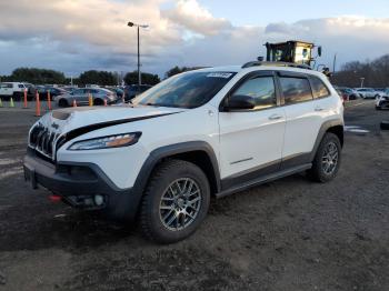  Salvage Jeep Cherokee