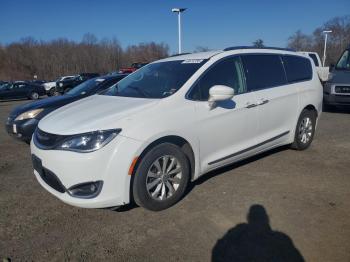  Salvage Chrysler Pacifica