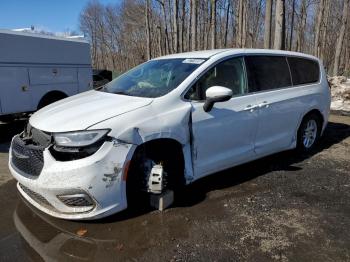  Salvage Chrysler Pacifica