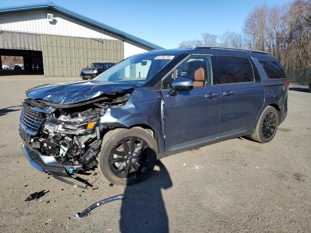  Salvage Kia Carnival