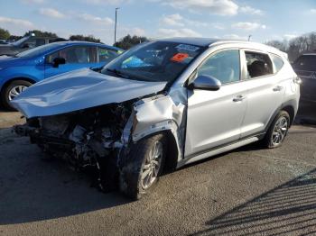  Salvage Hyundai TUCSON