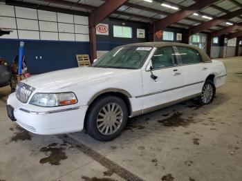  Salvage Lincoln Towncar