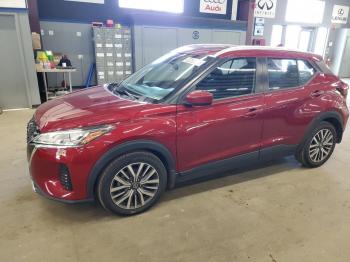  Salvage Nissan Kicks