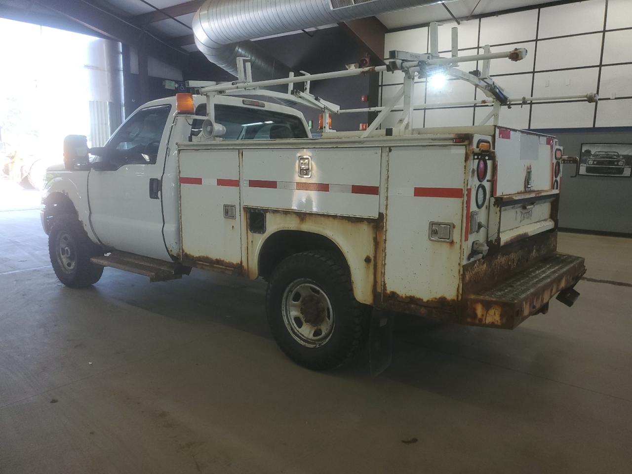 Ford F-350 Super Duty Image 2