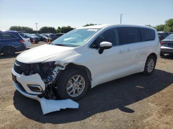  Salvage Chrysler Pacifica