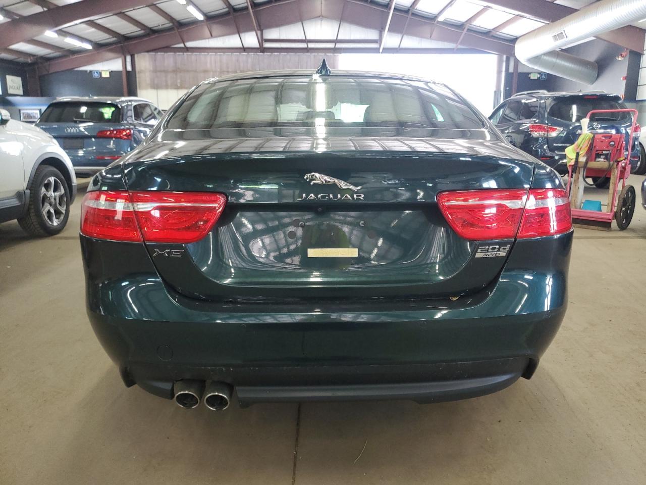 Jaguar XE Premium Image 9