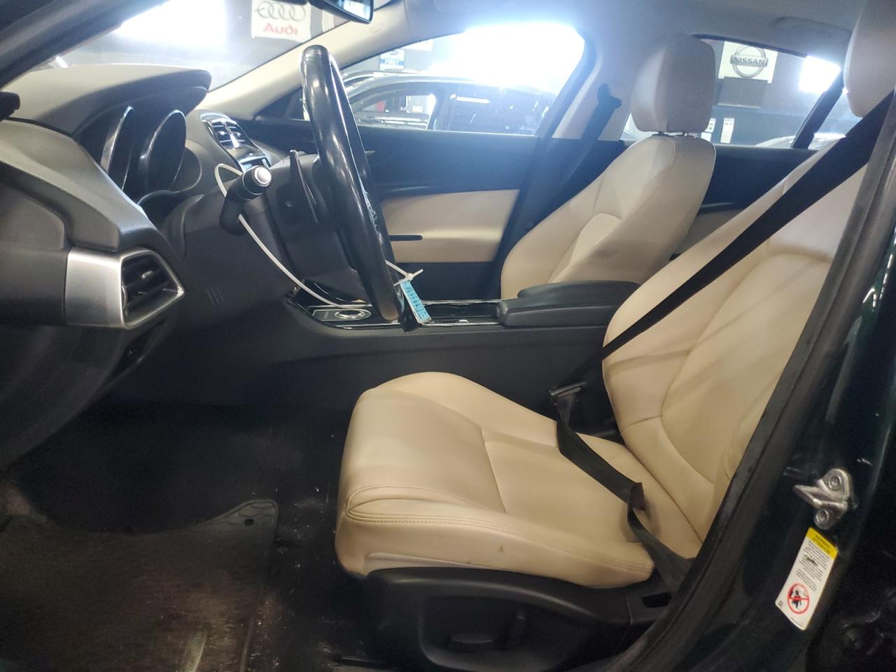 Jaguar XE Premium Image 10