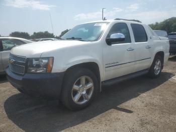  Salvage Chevrolet Avalanche