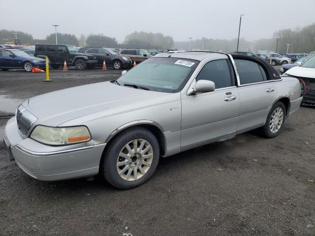  Salvage Lincoln Towncar