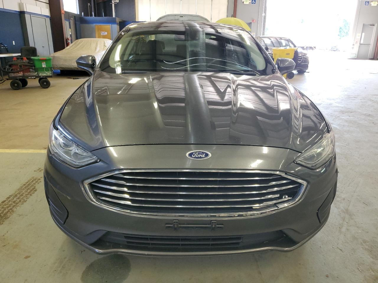 Ford Fusion Se Image 4