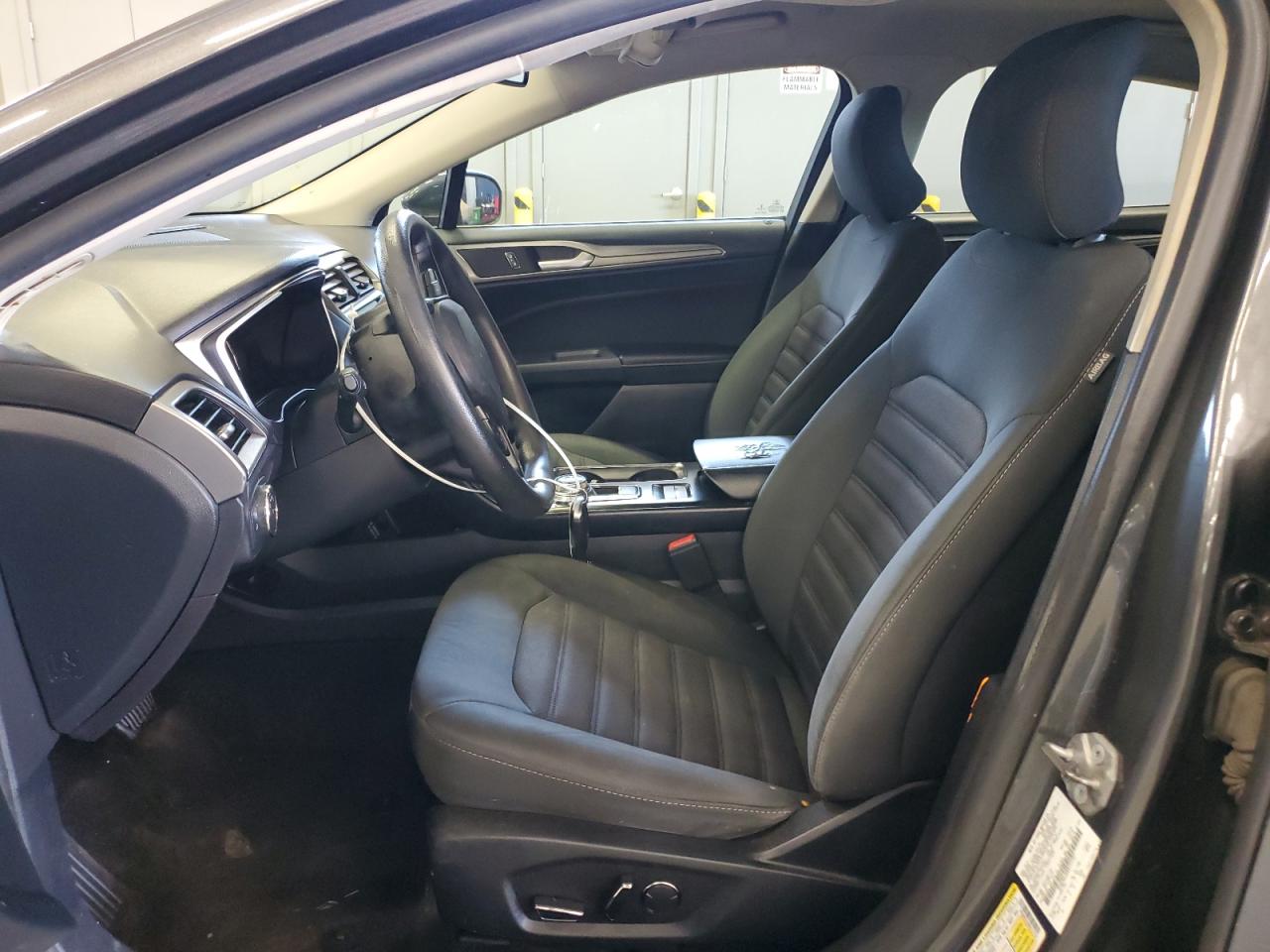 Ford Fusion Se Image 5