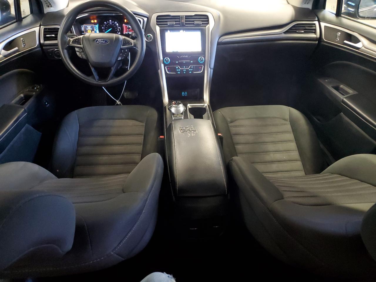 Ford Fusion Se Image 8