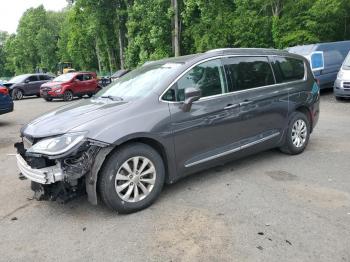  Salvage Chrysler Pacifica