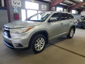  Salvage Toyota Highlander