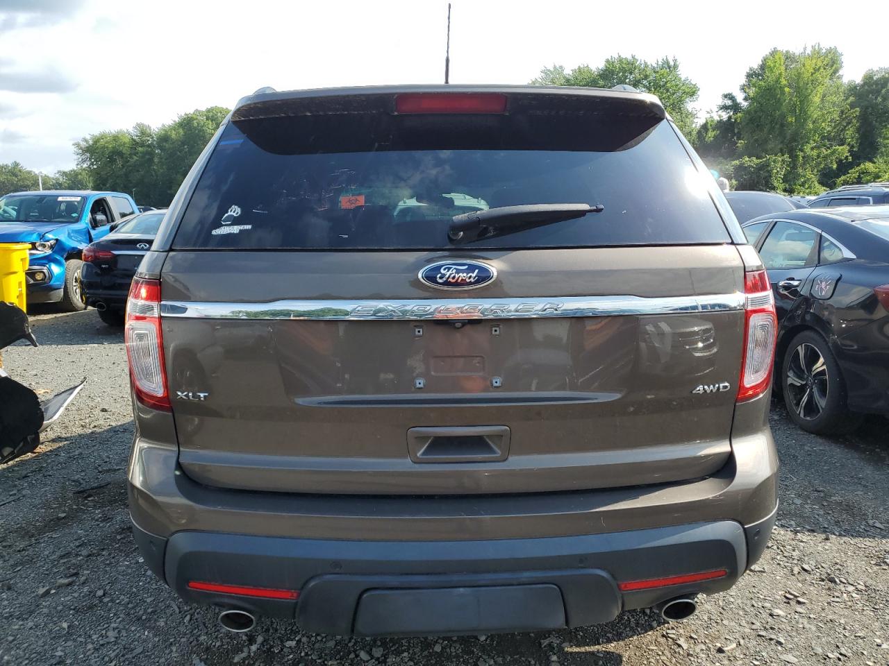 Ford Explorer Xlt Image 9