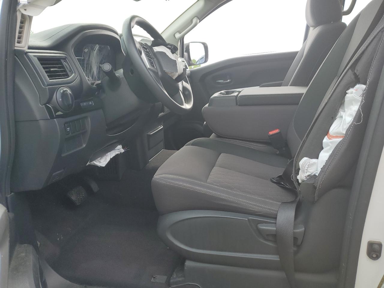 Nissan Titan S Image 5