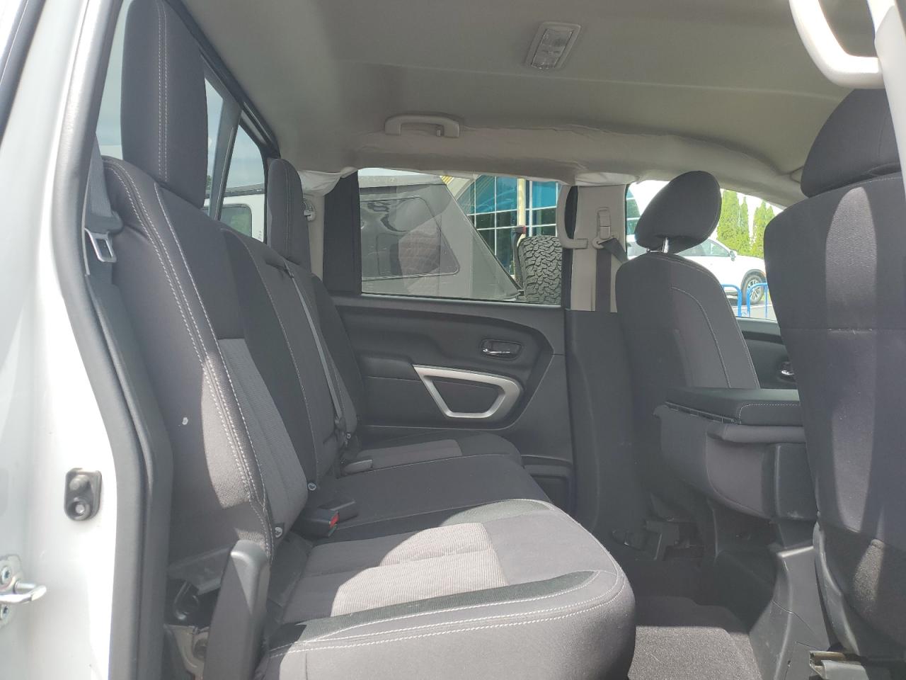 Nissan Titan S Image 12