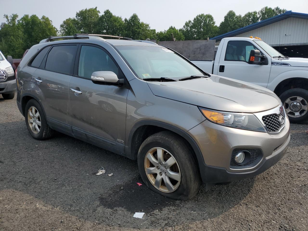 Kia Sorento Base Image 10