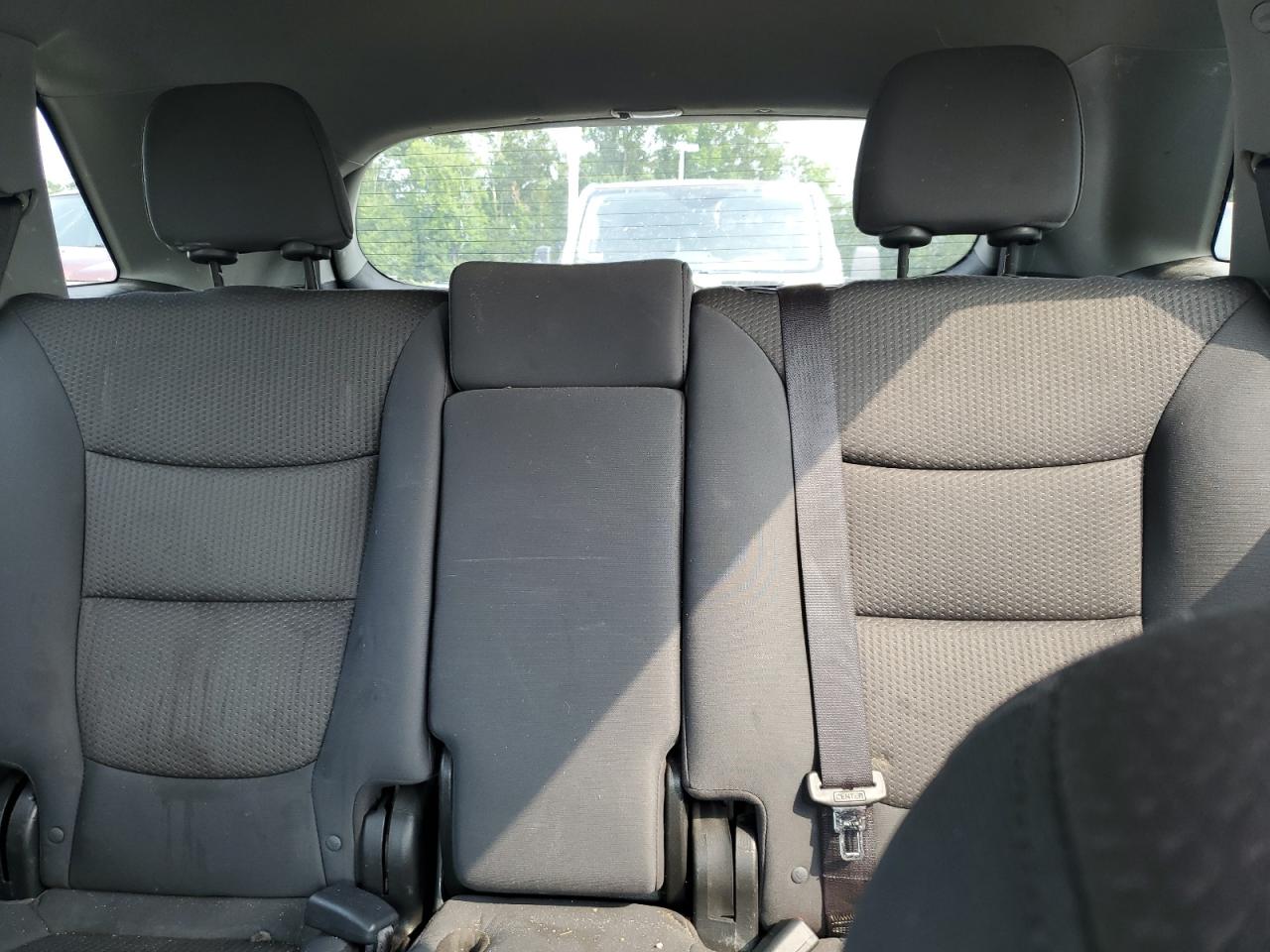 Kia Sorento Base Image 11