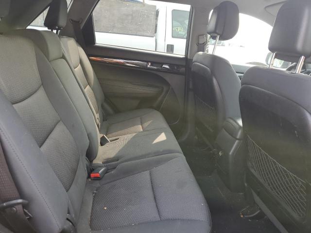 Kia Sorento Base Image 6