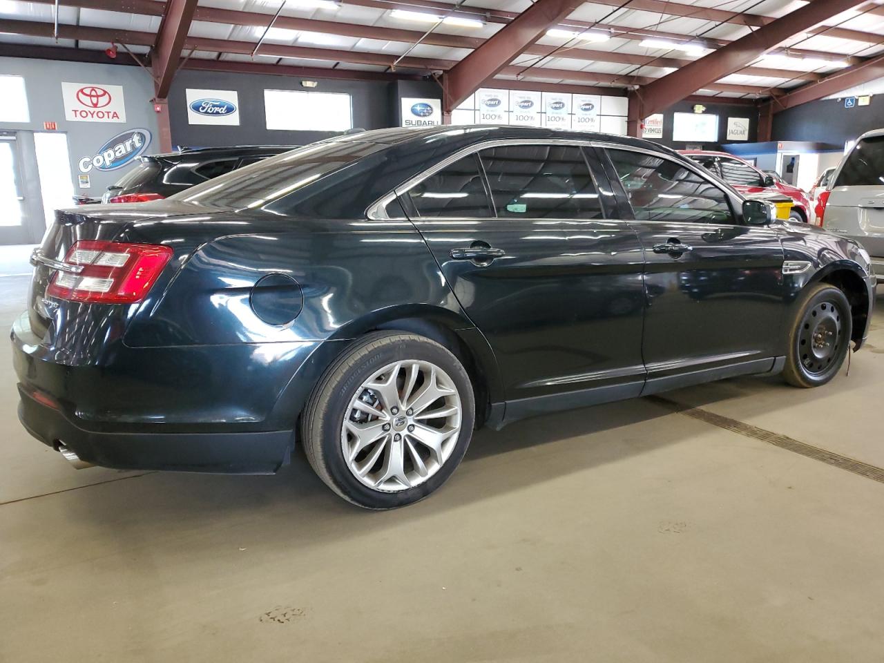 Ford Taurus Limited Image 3