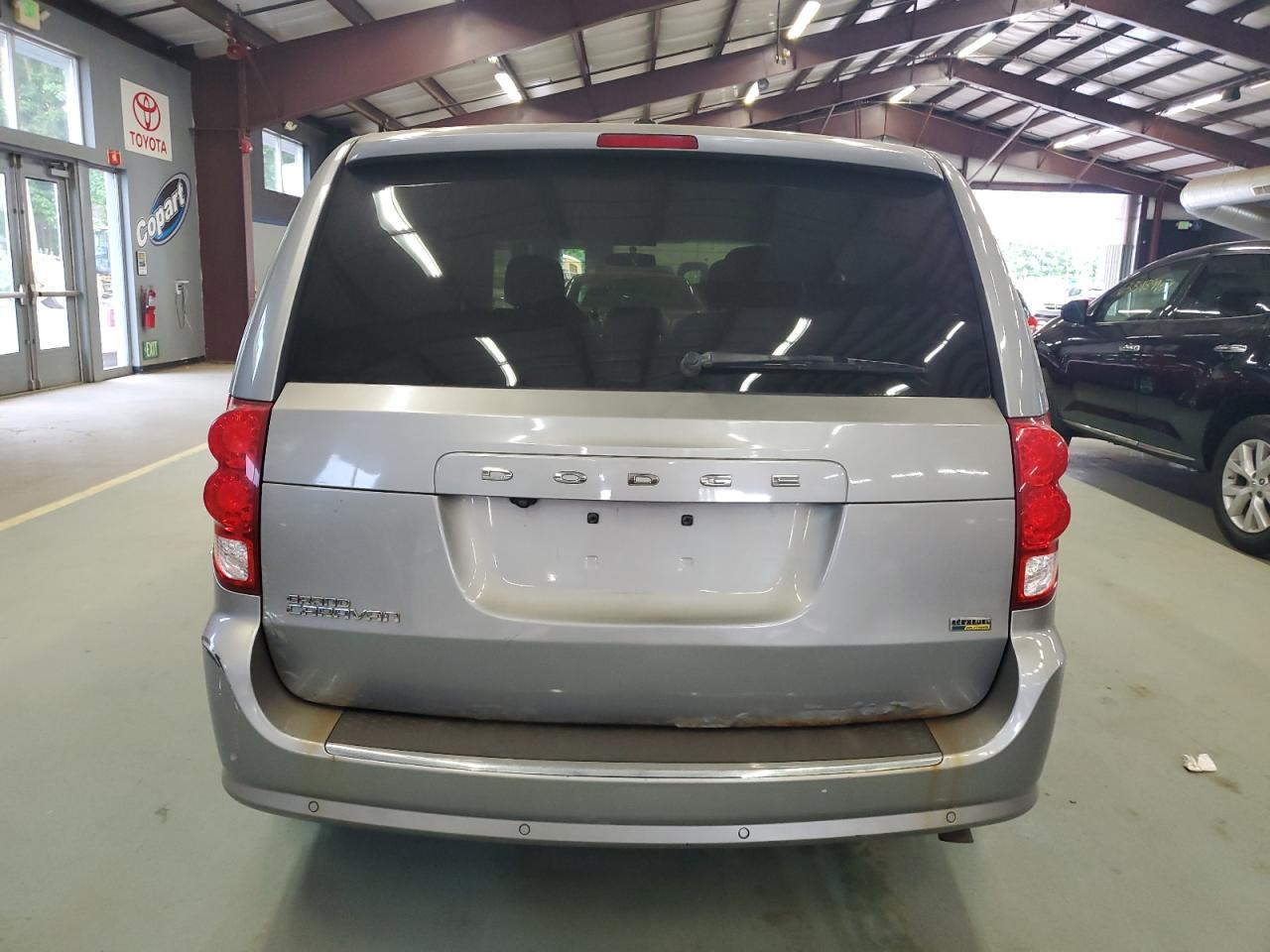 Dodge Caravan Sxt Image 10