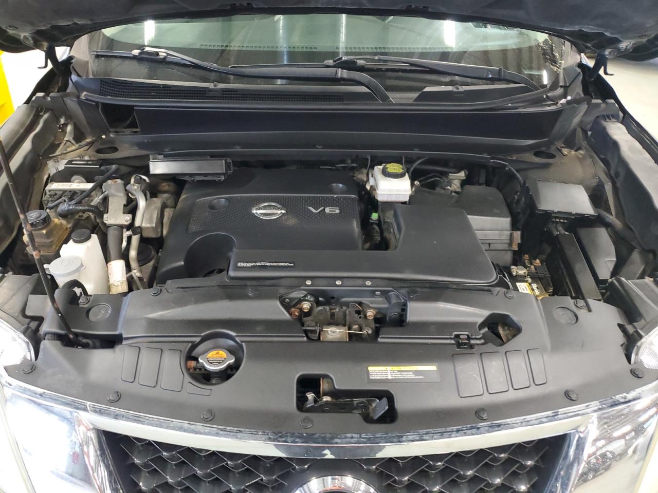 Nissan Pathfinder S Image 5