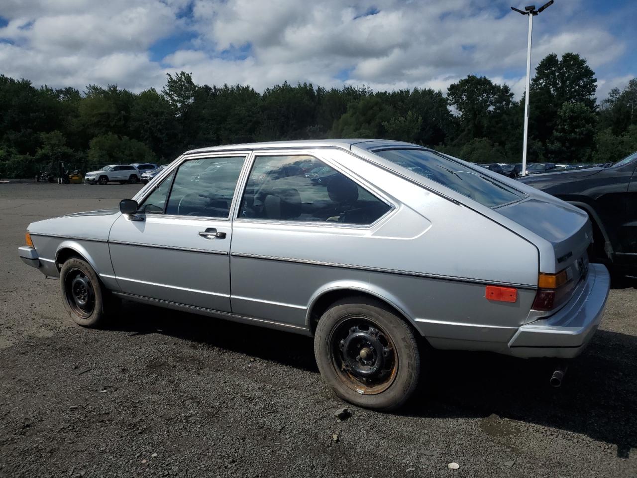 Volkswagen Dasher Image 2