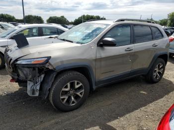  Salvage Jeep Cherokee