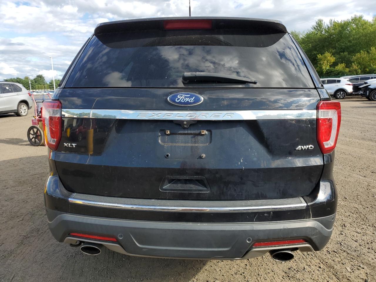Ford Explorer Xlt Image 7