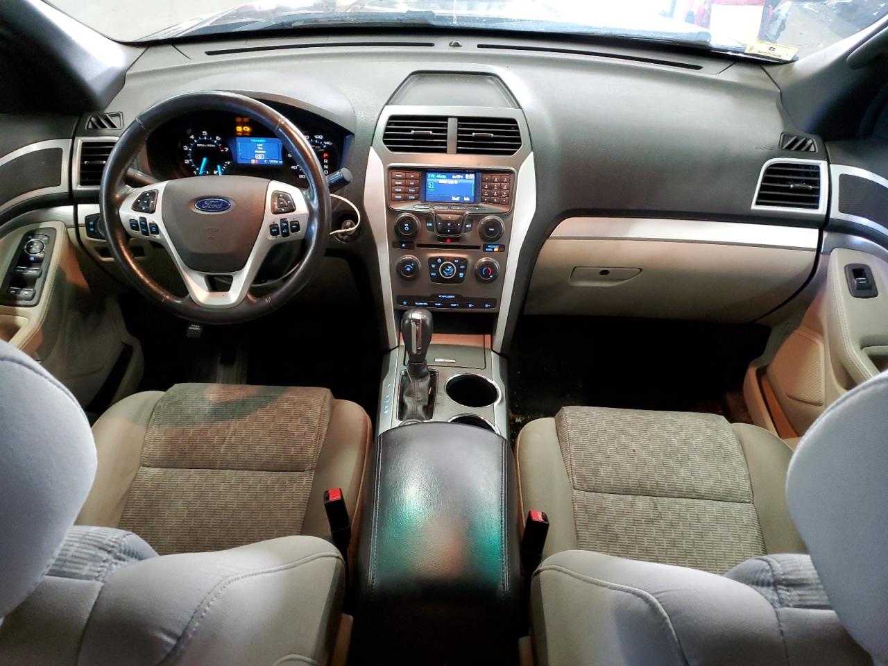 Ford Explorer Xlt Image 12