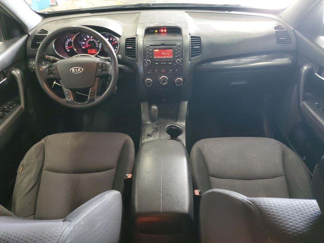 Kia Sorento Base Image 5