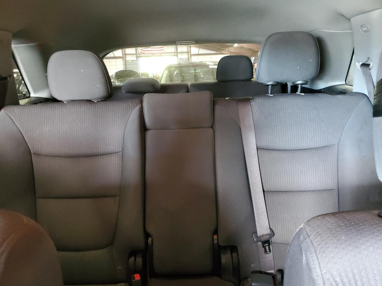 Kia Sorento Base Image 11