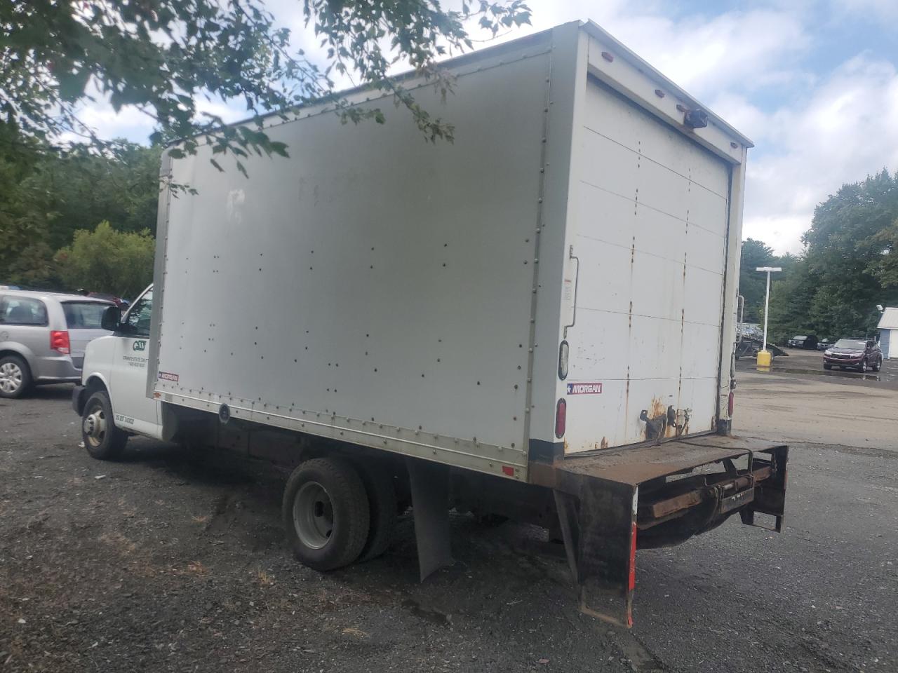 Chev Express Image 3