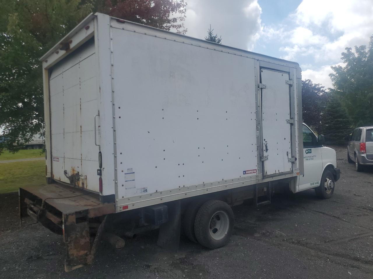 Chev Express Image 2