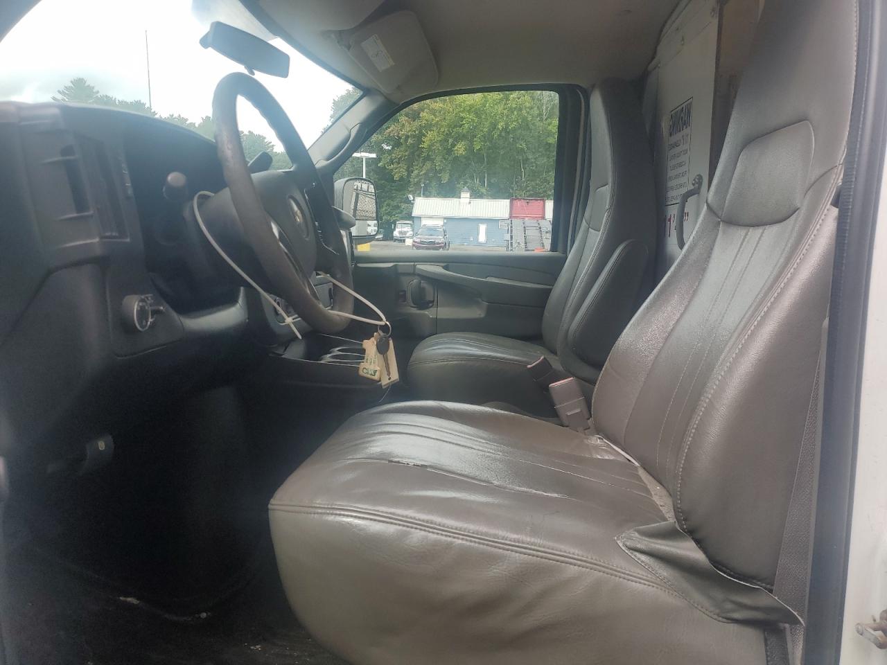 Chev Express Image 5