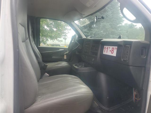 Chev Express Image 12