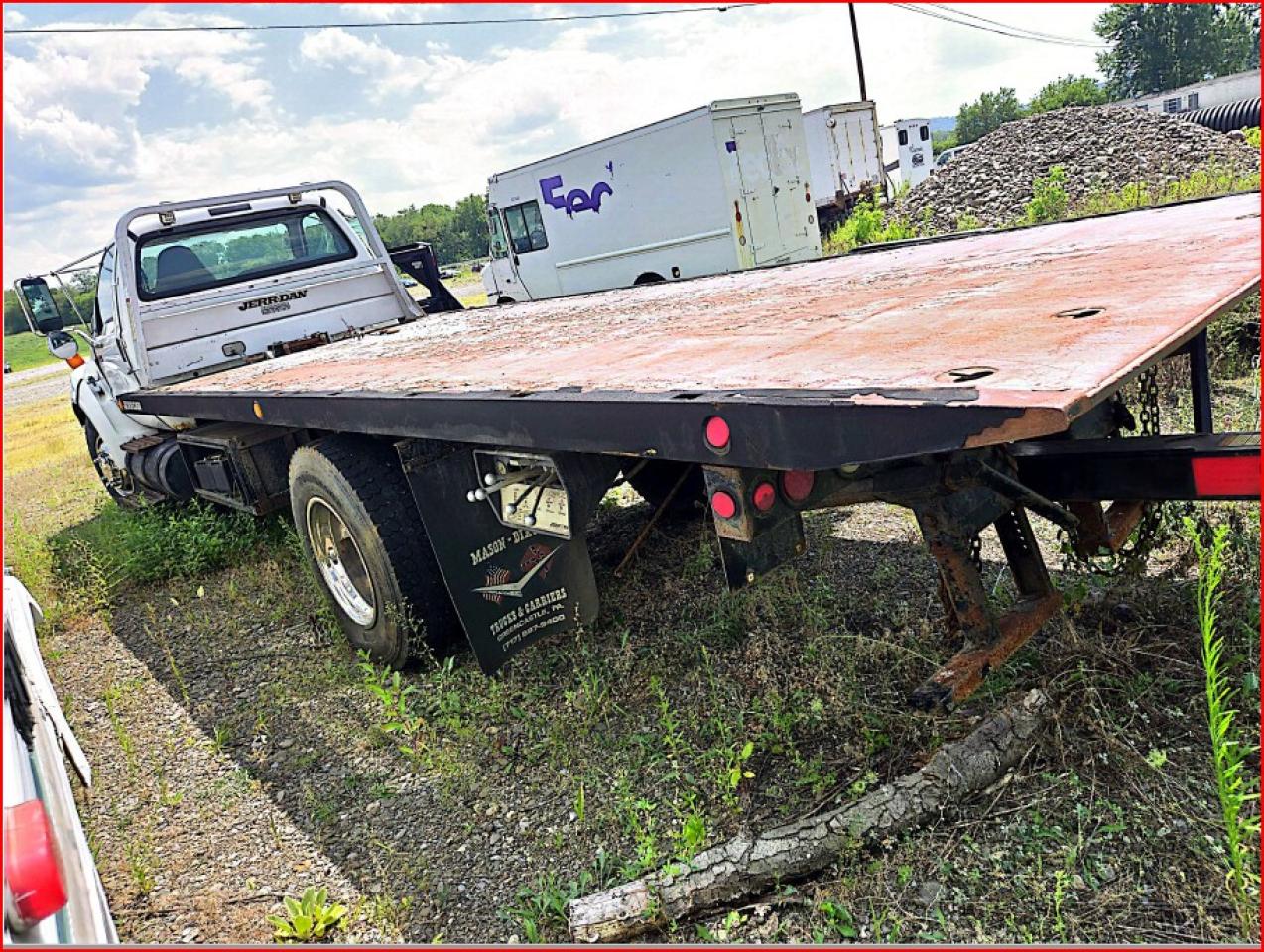 Ford F-650 Super Duty Image 3