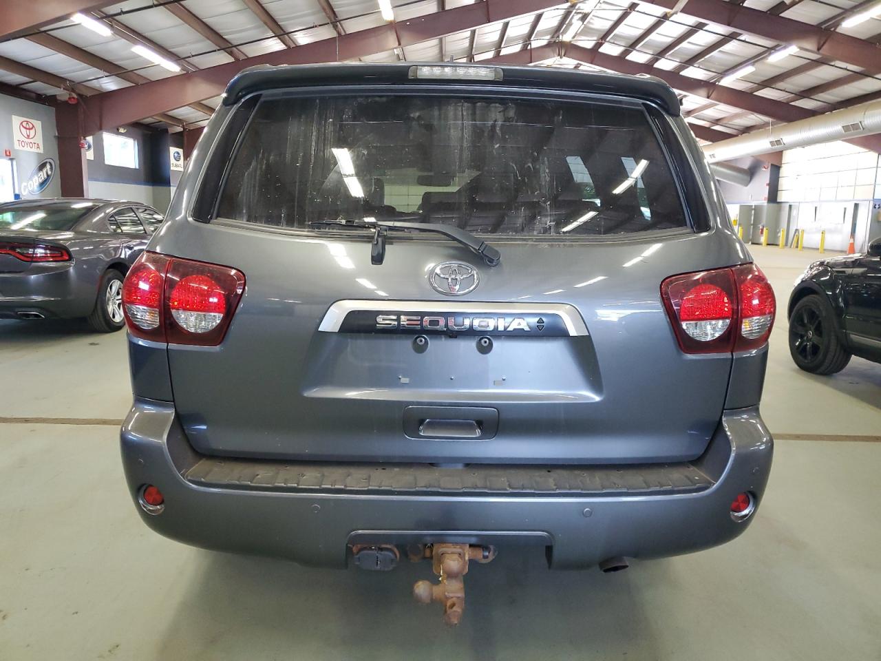 Toyota Sequoia Limited Image 11