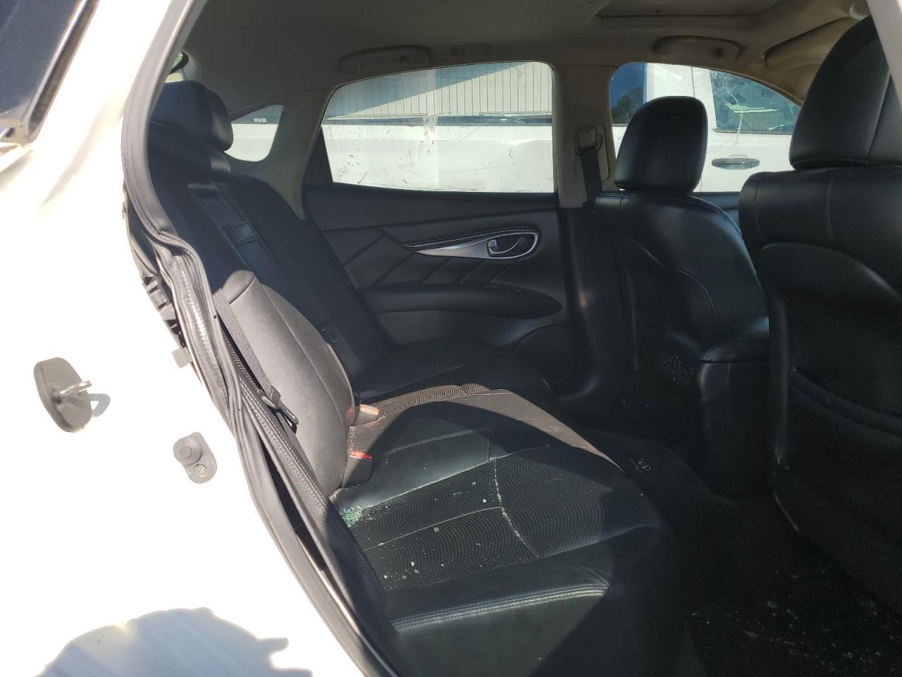 INFINITI M37 X Image 2