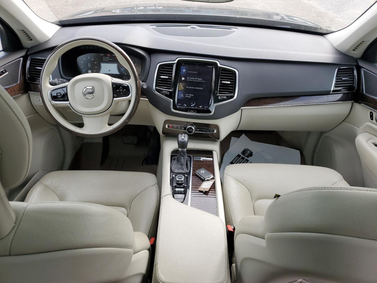 Volv XC90 T6 Image 6