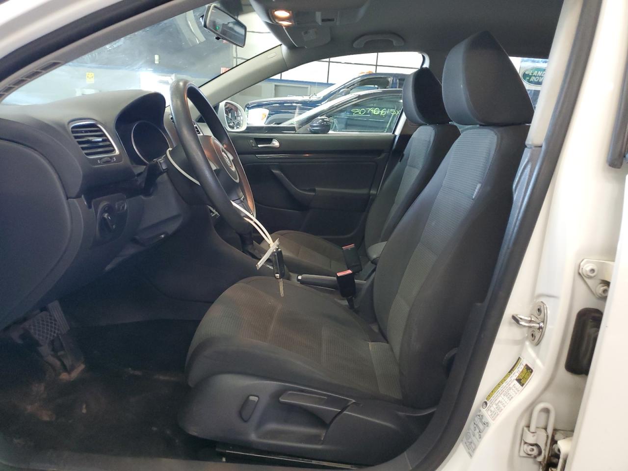 Volkswagen Jetta S Image 12