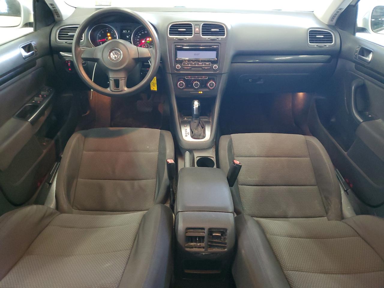 Volkswagen Jetta S Image 6