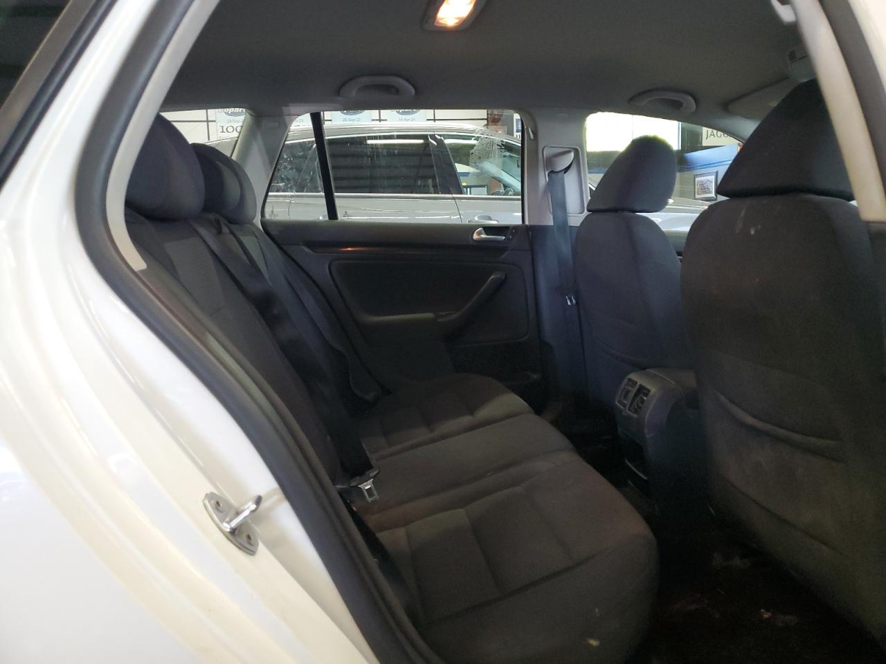 Volkswagen Jetta S Image 13