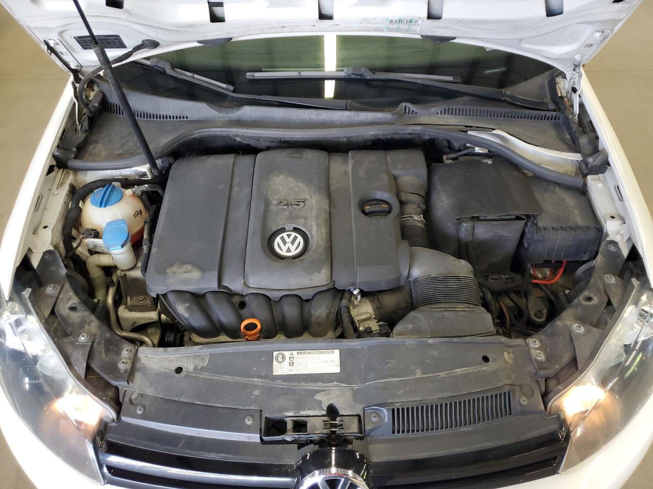 Volkswagen Jetta S Image 2